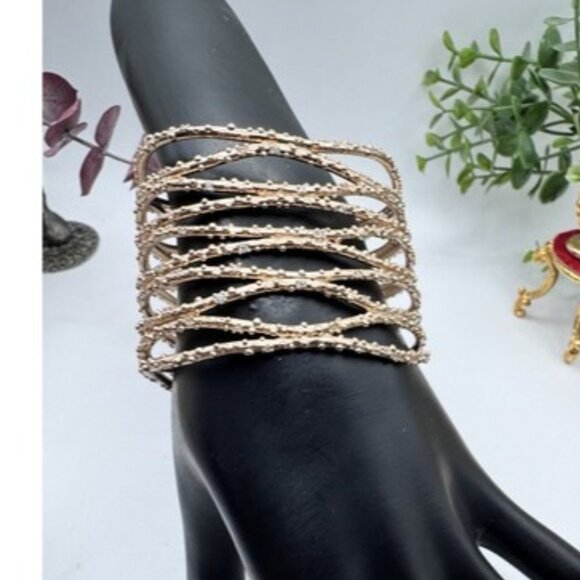 Kendra Scott Nicolas Cuff Bracelet  Gold Tone, Chunky Bracelet Gold- - Picture 2 of 13